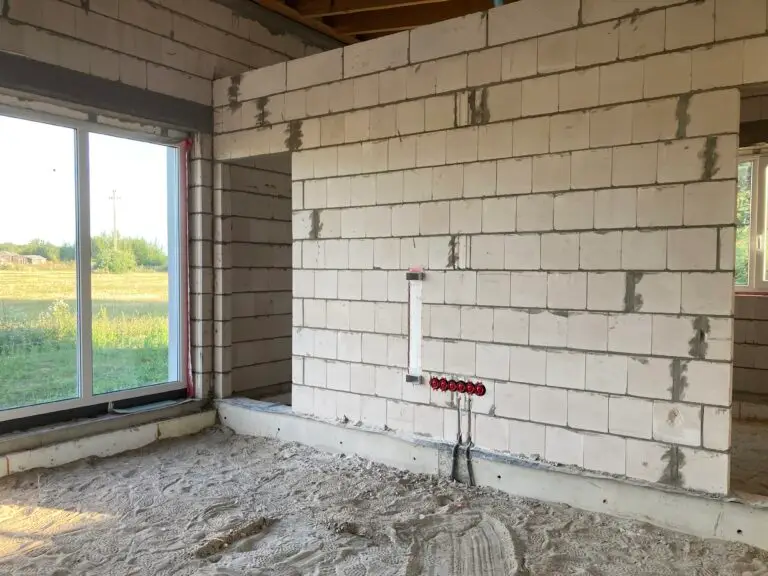 Visi elektros instaliacijos darbai prieš betonavimą ir tinkavimą