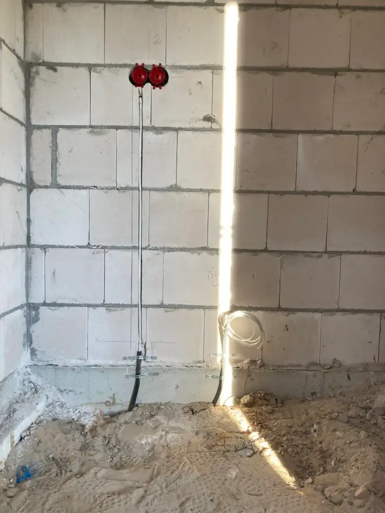 Pirmo etapo elektros instaliacijos įrengimas